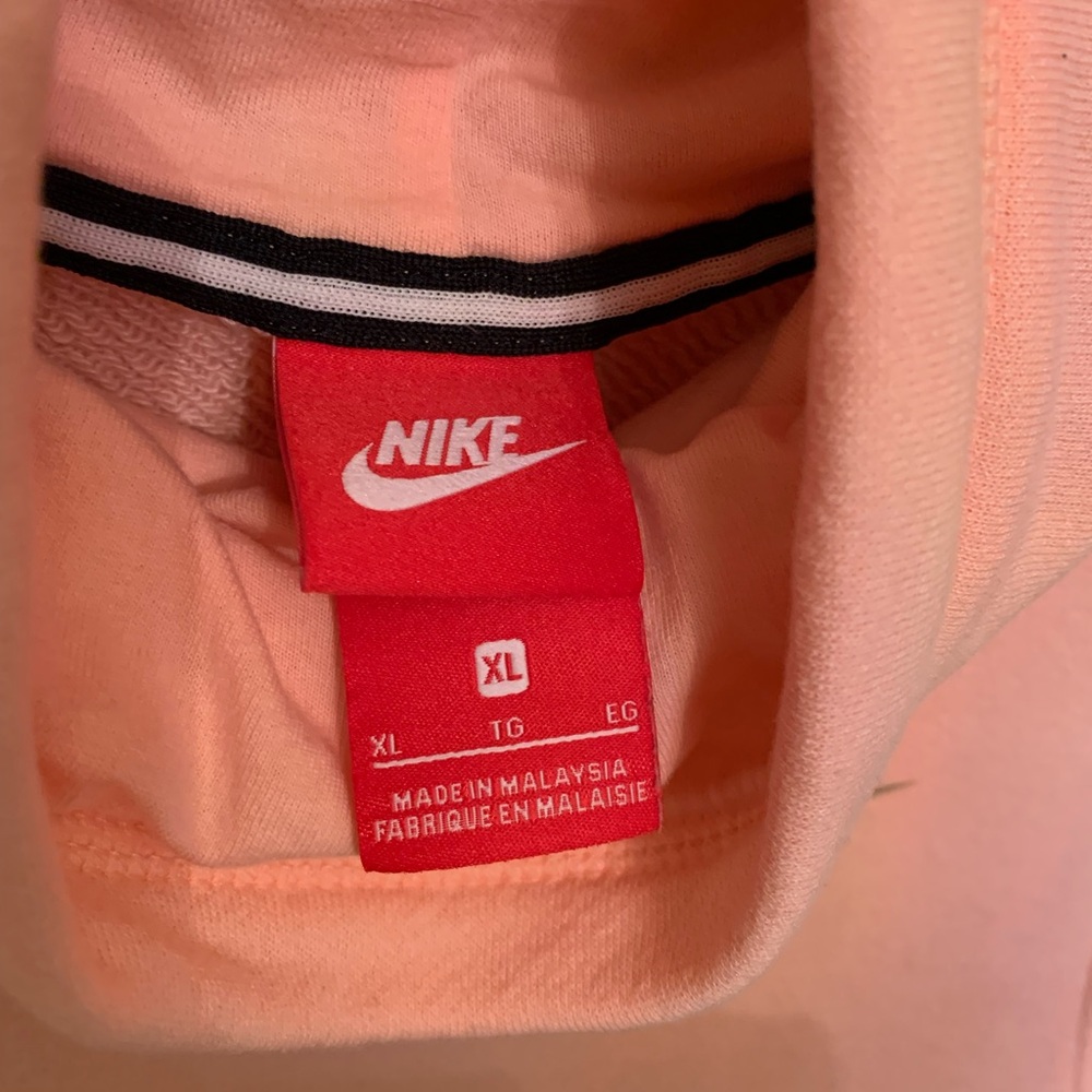 Nike Peach Sleeveless Top - Picture 2 of 4